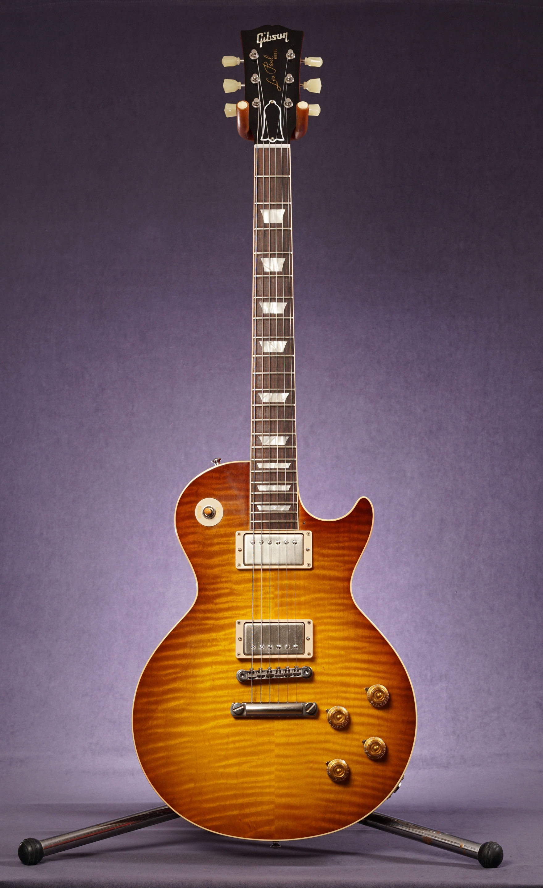 Full_front_R9_Les_Paul.jpg