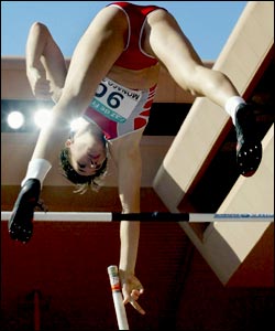 _39337788_pole_vault_300.jpg