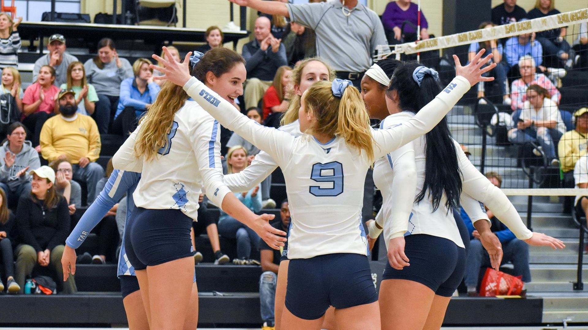 unc-volleyball-huddle-wake.jpg