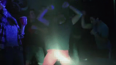 V4kGNYe.gif