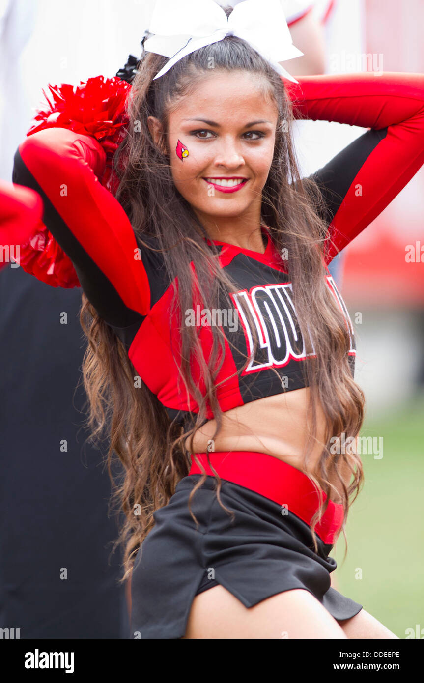 louisville-kentucky-usa-1st-sept-2013-a-louisville-cardinals-cheerleader-DDEEPE.jpg