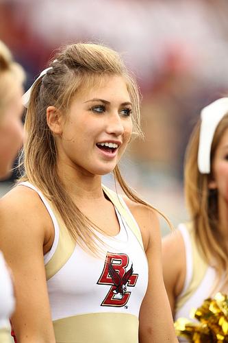 boston-college-cheerleader-L-8DRxrH.jpeg